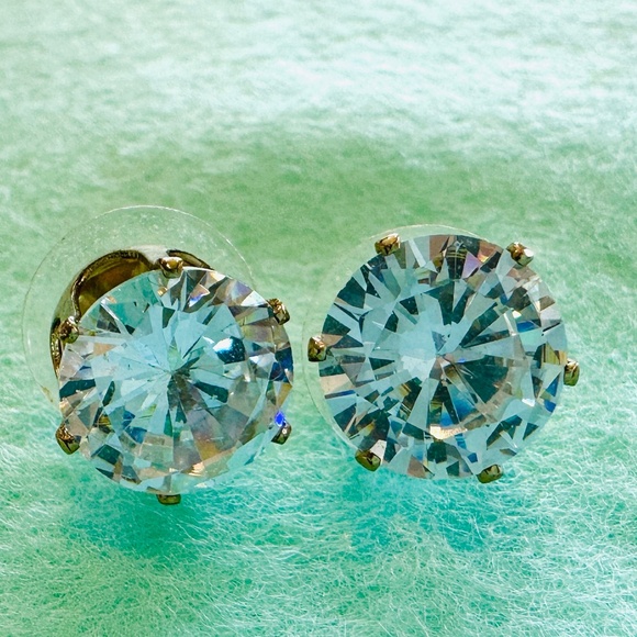 Large Cubic Zerkonia Diamond Stud Earrings - Picture 1 of 3